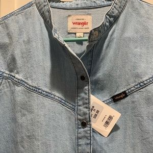 wrangler chambray shirt sz xl. TTS  new. has tag but fell off